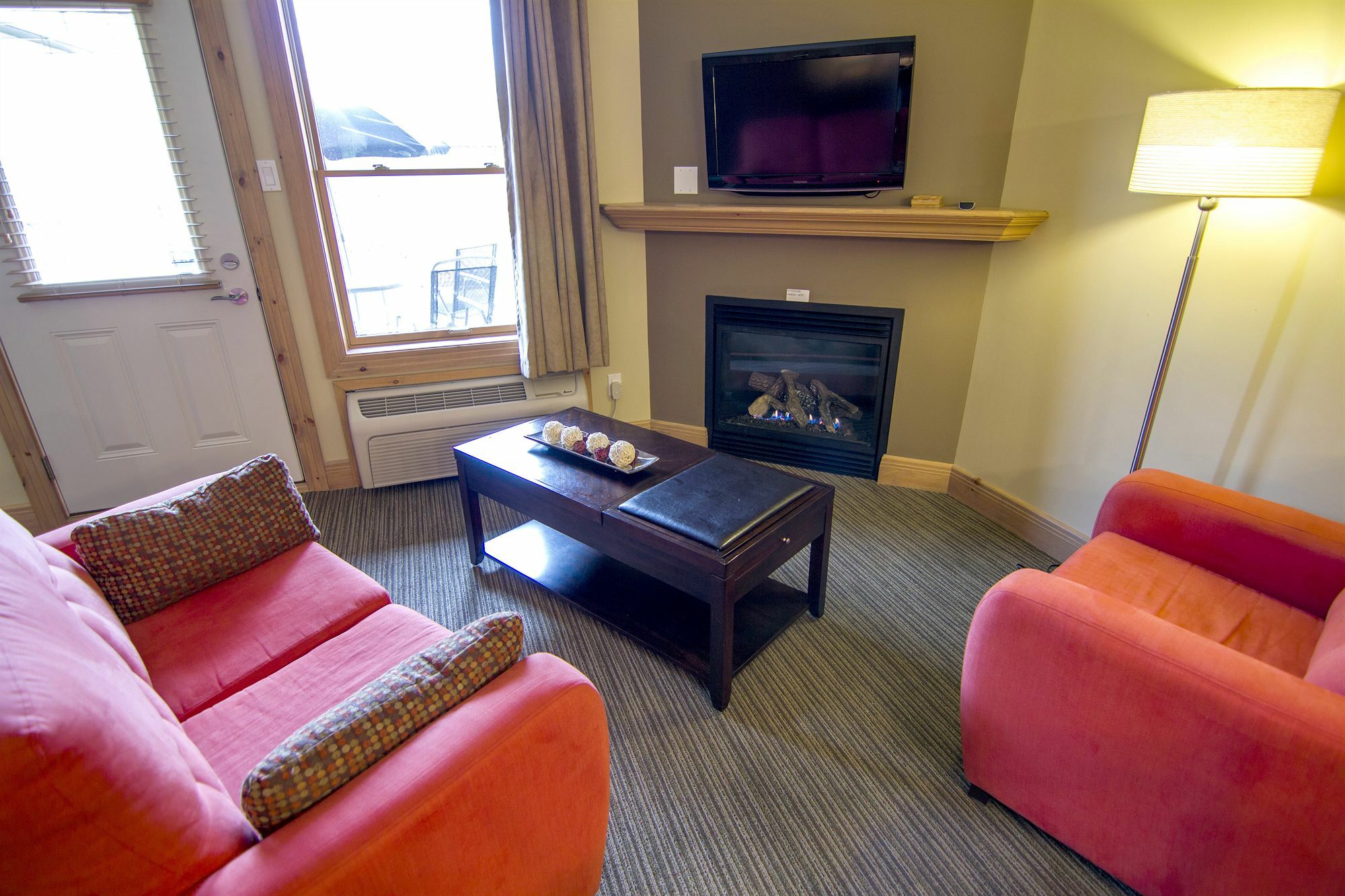 Suites De La Gare - Location Adp Mont-Tremblant Eksteriør billede